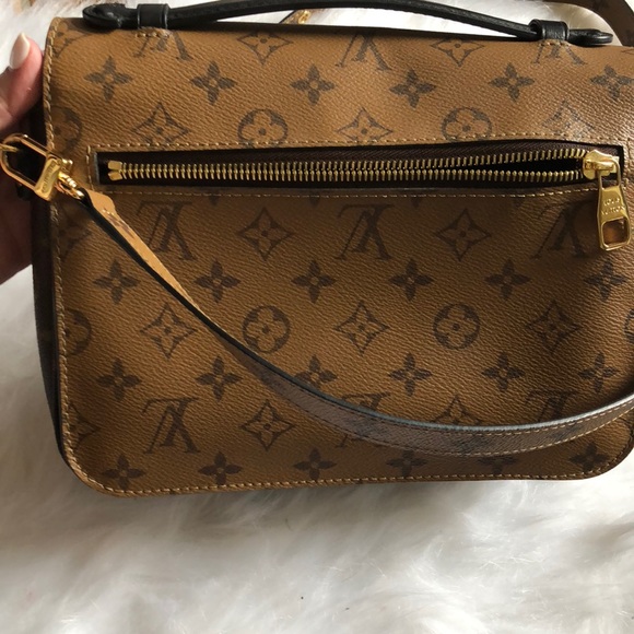 Authentic Louis Vuitton Pochette Metis - Picture 6 of 8